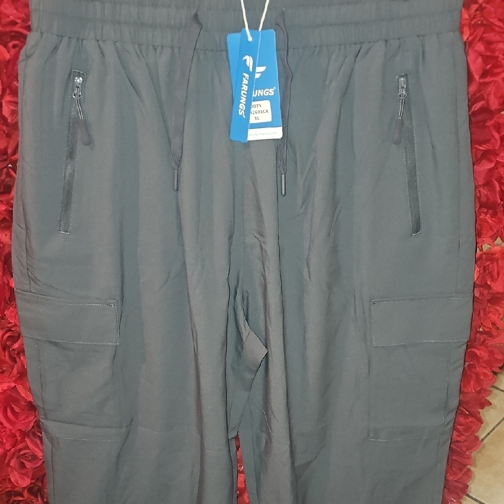Farung's NWT Quick Dry Dark Gray Nylon Cargo Pants Size Xlarge